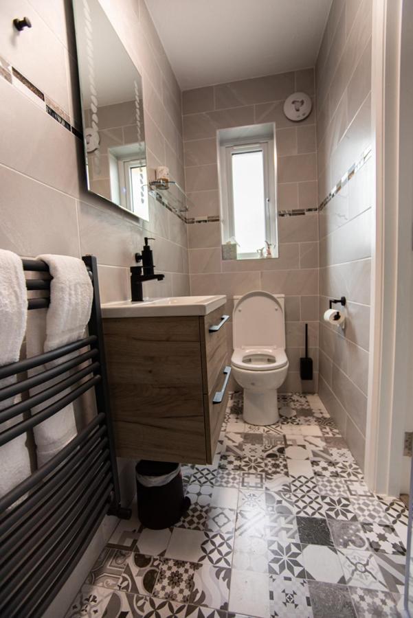 Отель Half Door House Дингл Экстерьер фото