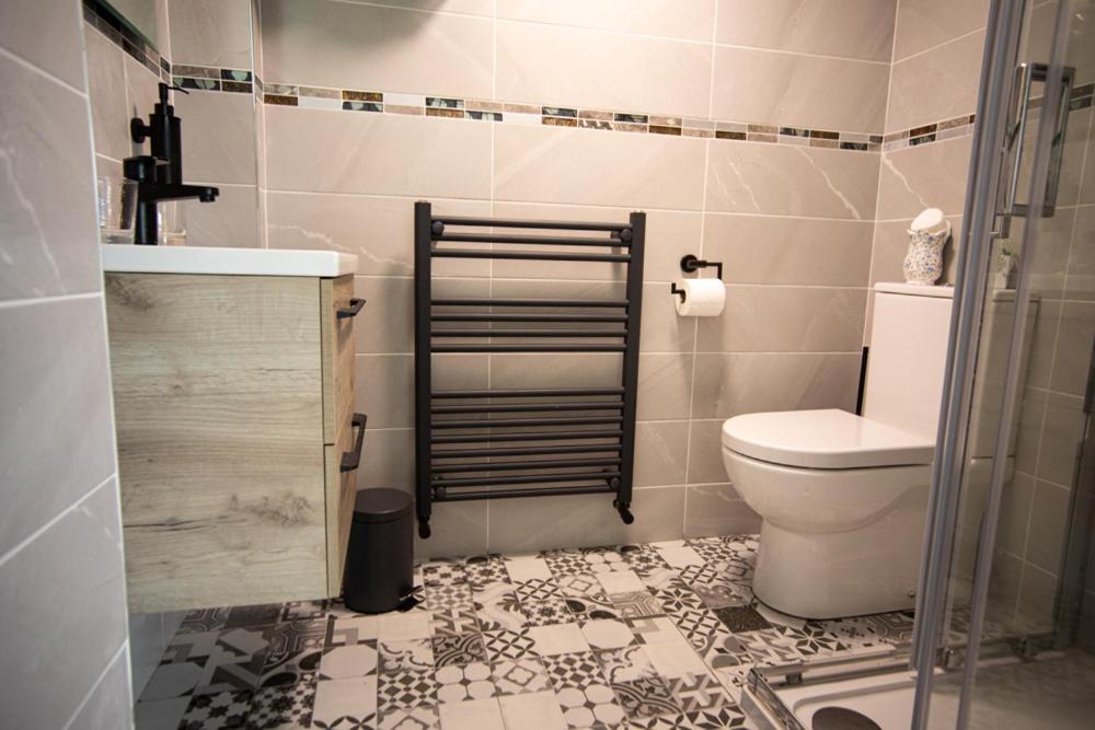 Отель Half Door House Дингл Экстерьер фото